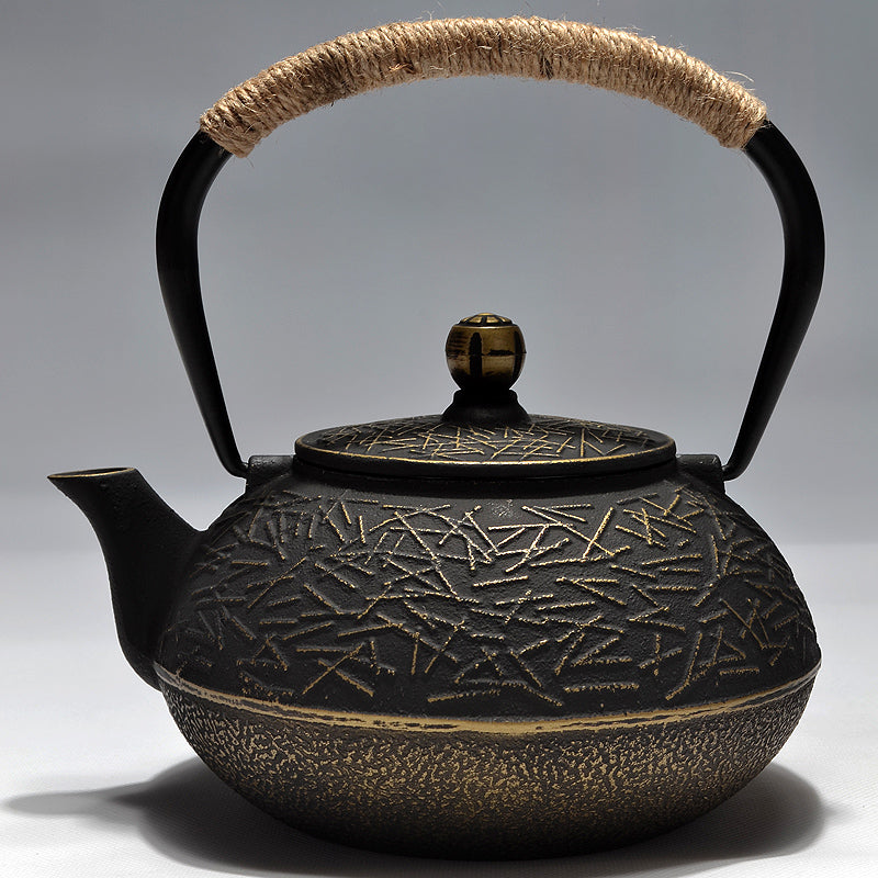 Japanese Cast Iron Teapot - 0.9L Tetsubin Style in Pine Needle or Raindrop