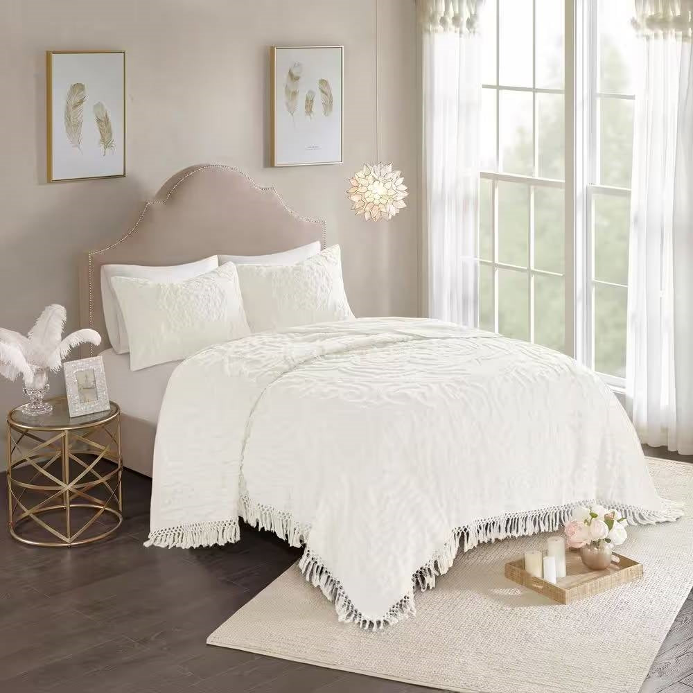 Full/Queen 100-Percent Cotton Chenille Bedspread with Fringe Hem in Off-White