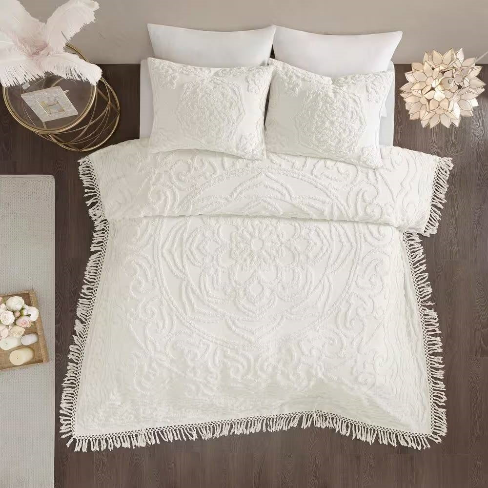 Full/Queen 100-Percent Cotton Chenille Bedspread with Fringe Hem in Off-White