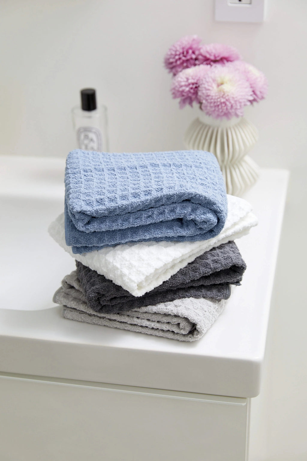 Cloud Waffle Geometry Bath Towel & Washcloth